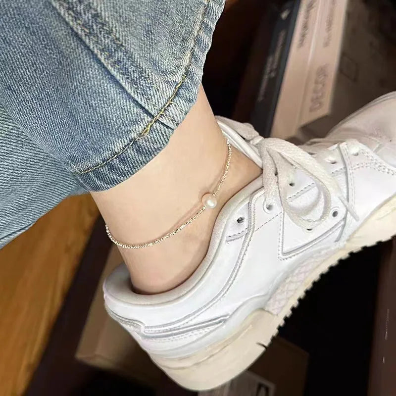 Elegancka srebrna bransoletka na kostkę